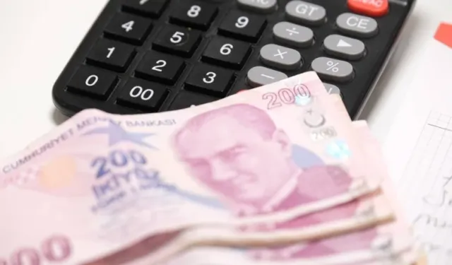 Kredi Faizleri Fırlayınca 1 Milyon Kişi Oraya Akın Etti: Bankaların Önünden Geçmiyorlar