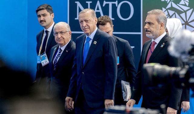 NATO Zirvesi’nin Perde Arkası: George Soros’un Skandal Benzetmesi! Panel Kapatmaları Ne Manaya Geliyor?