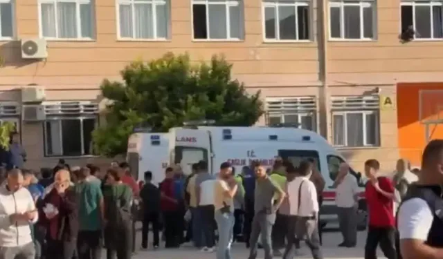 Eğitim Yuvasında Dehşet! Manisa'da Lise Önünde Silahlı Saldırı: Yaralılar Var