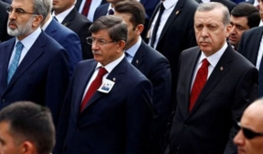 Kulisler Bu Haberle Çalkalandı: Erdoğan,Ahmet Davutoğlu'nu Tehdit Etti