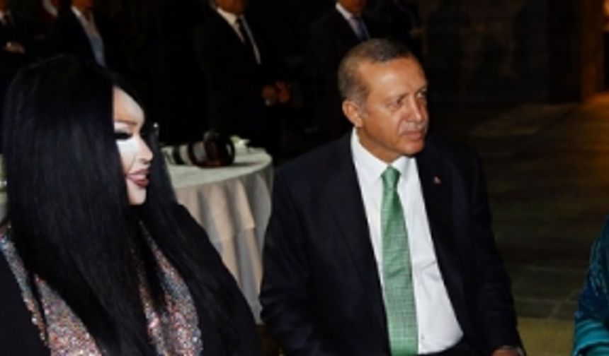 Cumhurbaşkanı Erdoğan Azarladı:'Bülent Ersoy Gel Diyorsa Geleceksin'