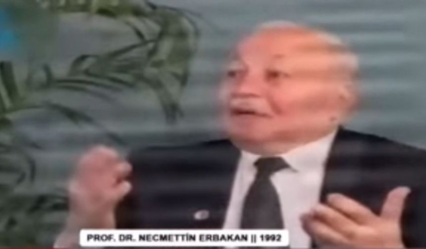 Erbakan Hocadan Ekonomi Dersi: "Kalkınma Derler, Yolu Başkası Yapar, Kendileri Kurdele kKsip Övünür, Bunlar Üretimci Değil Taklitçi''