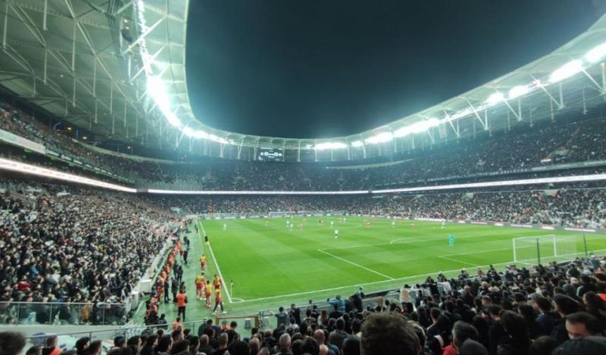 Beşiktaş-Antalyaspor Maçında 'Hükümet İstifa' Sloganları Atıldı