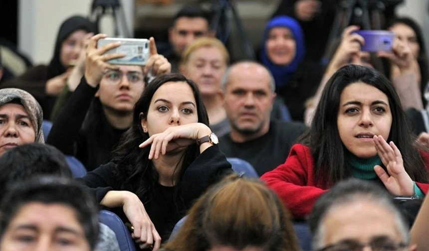 DEVA Partisi'nden '45 Bin Öğretmen Ataması'na Tepki: '20 Yılda Biriken Açık Bu Rakamla Kapanmaz'