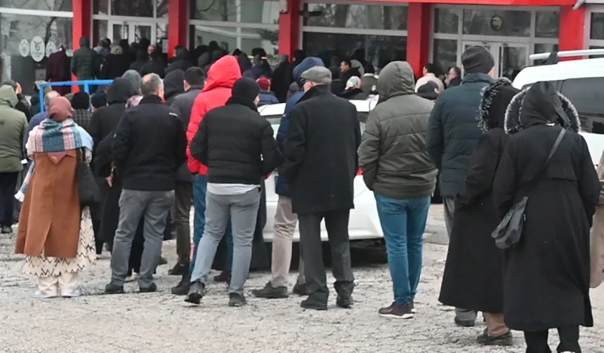 Her Ramazan Öncesi Değişmeyen Manzara: Ucu Bucağı Yok… Yiyin -Efendiler Yiyin