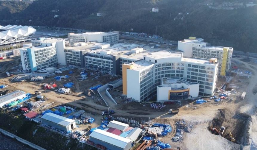 Korkutan Uyarı! Trabzon Şehir Hastanesi Denize Doğru Kayıyor