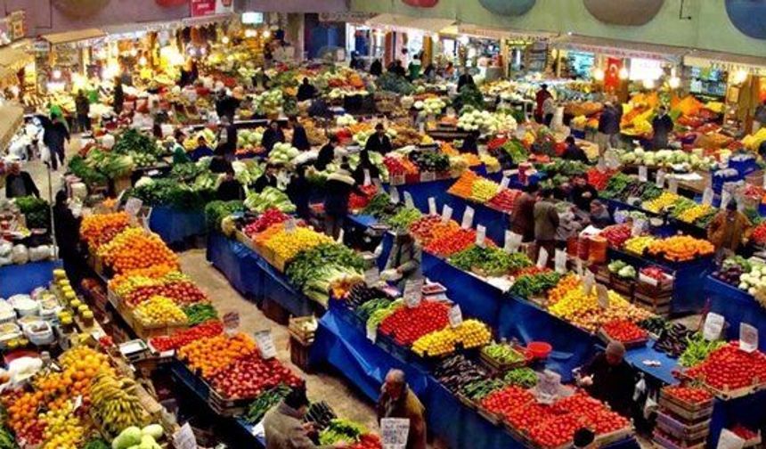 Meyve ve Sebzede Alarm Zilleri Çalıyor: Bu Sefer Nedeni Kuraklık Değil Kurbaskısı Ve....