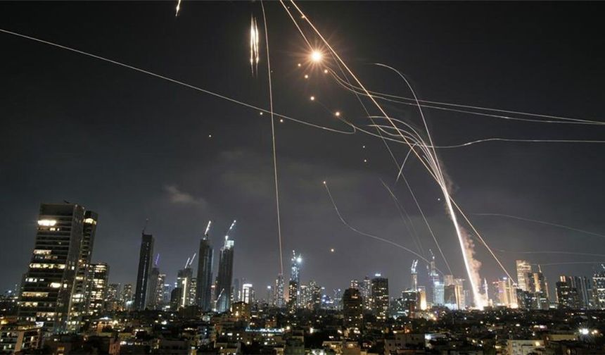 Tel Aviv'de 'Hipersonik' Gece! Demir Kubbe Çöktü, İran Füzeleri İsrail'in Kalbini Vurdu