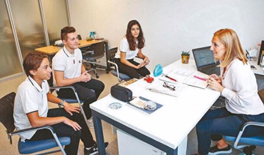 Rehber Öğretmenler İsyan Etti: Yalnız Bırakıldık, Tehdit Ediliyoruz