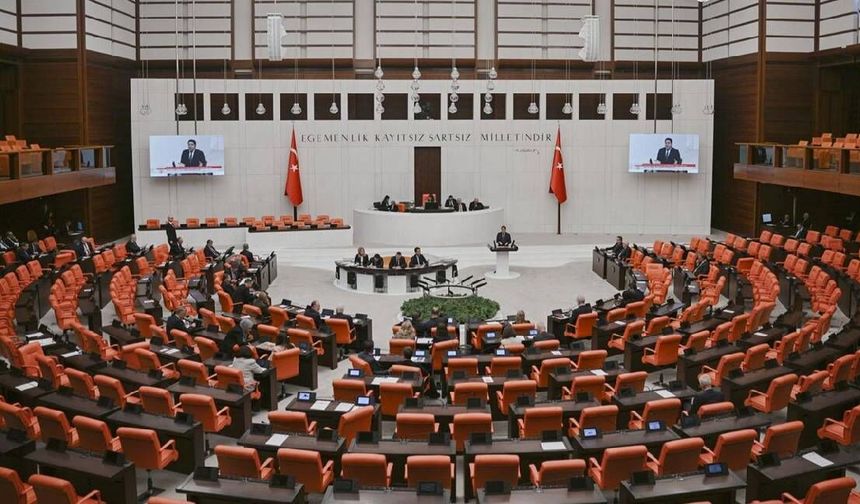 TBMM’de Sahte İmza Krizi: 79 Pusula Verildi, Salonda 4 AK Partili Çıktı